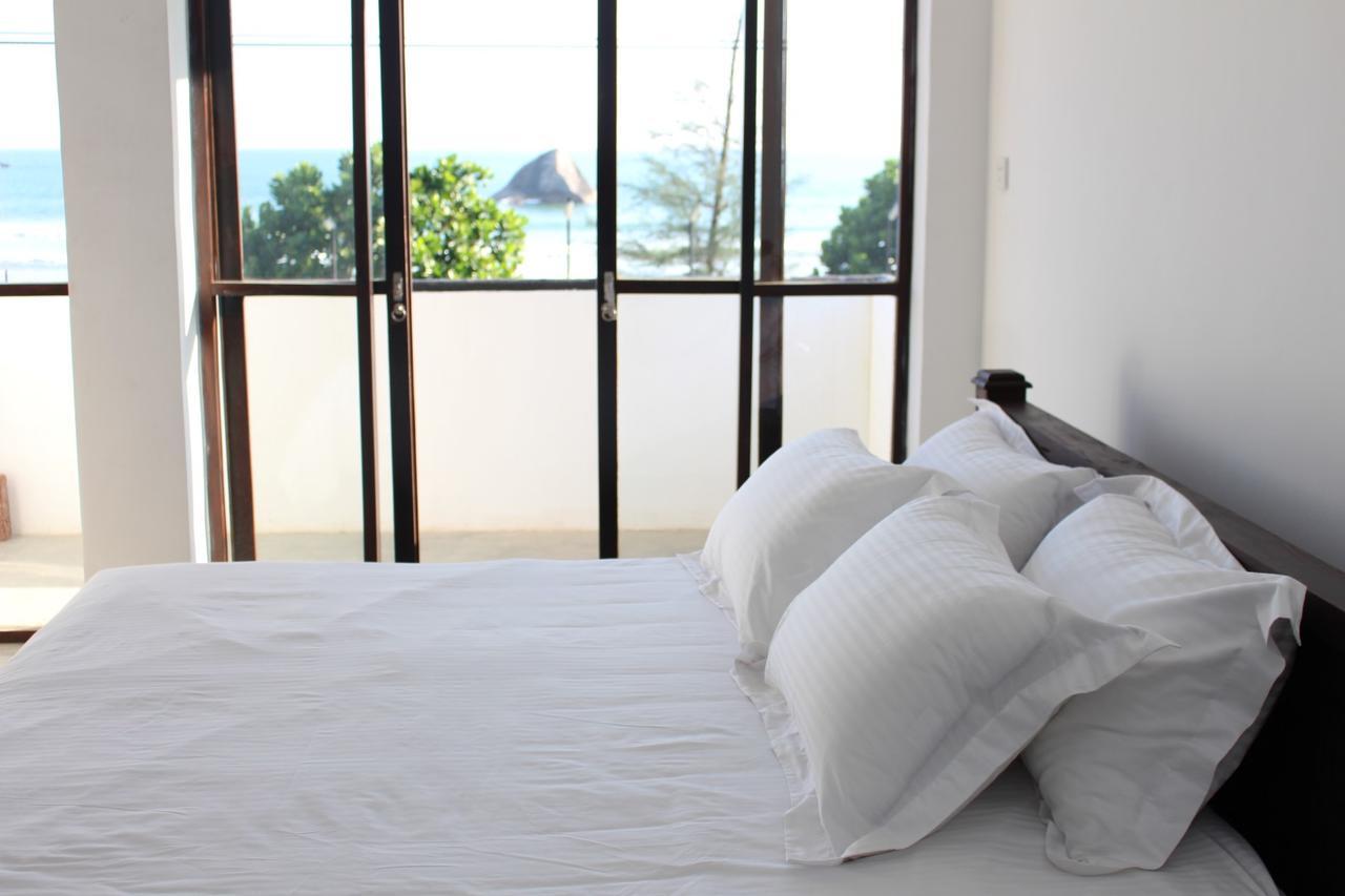 Kaori Cafe And Villa Weligama Bagian luar foto