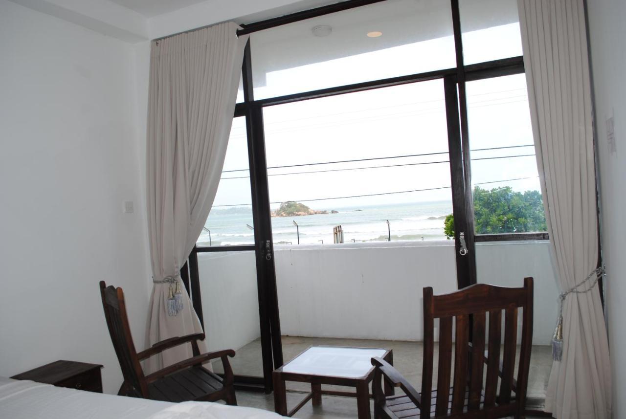 Kaori Cafe And Villa Weligama Bagian luar foto